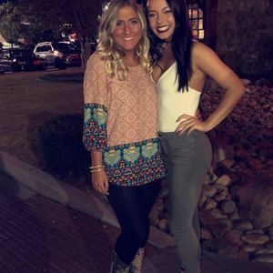 Meet your Posher, Holley